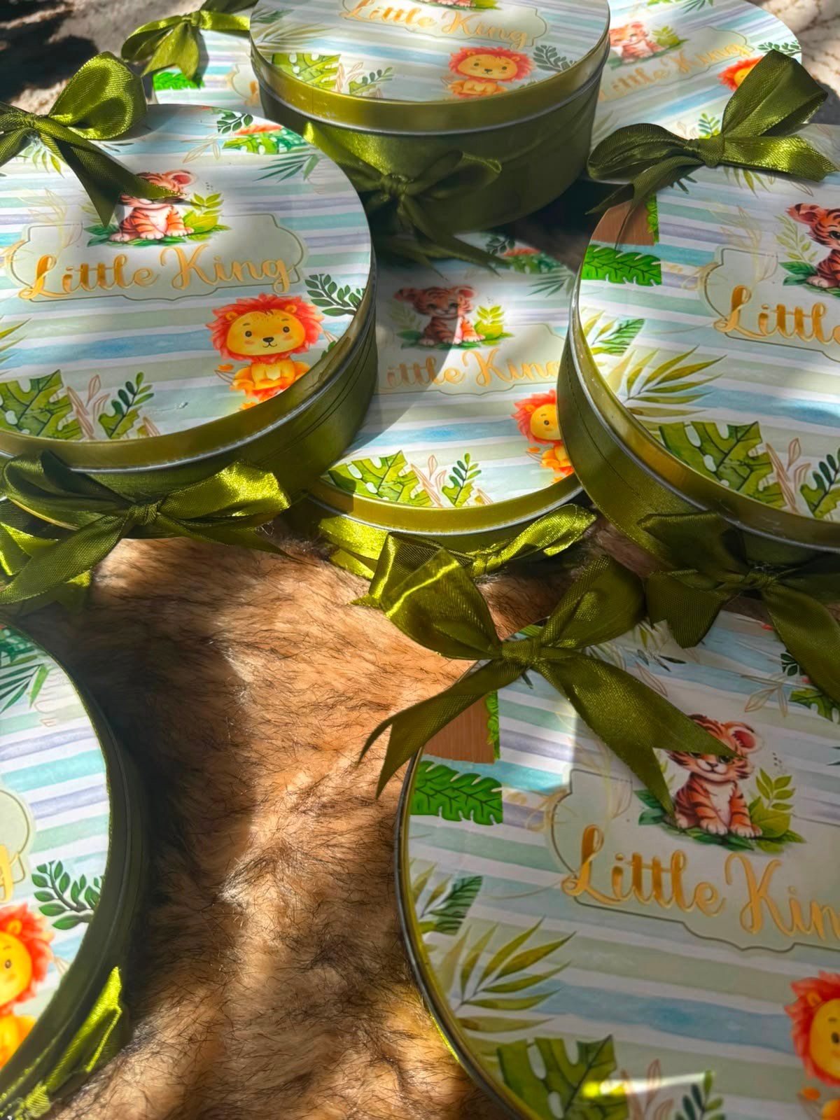Tin mithai boxes